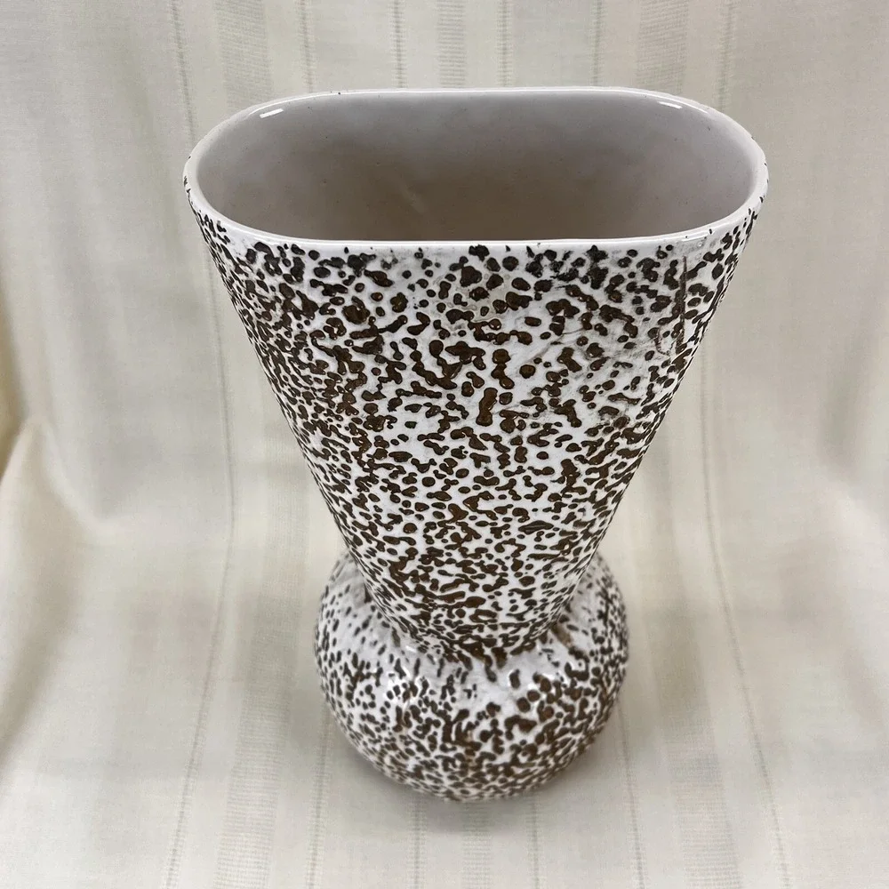 Shawnee Vintage Pottery Vase‎ MCM White Gold 10